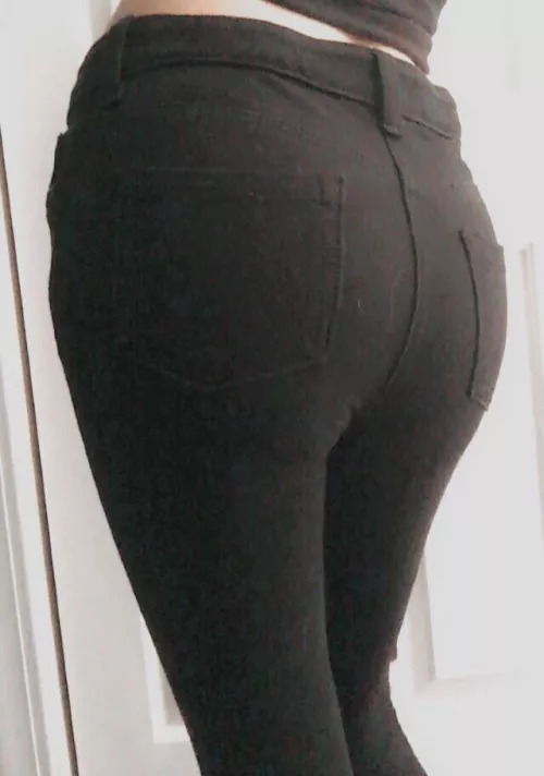 backside thighs are good too! by imsuccubusty