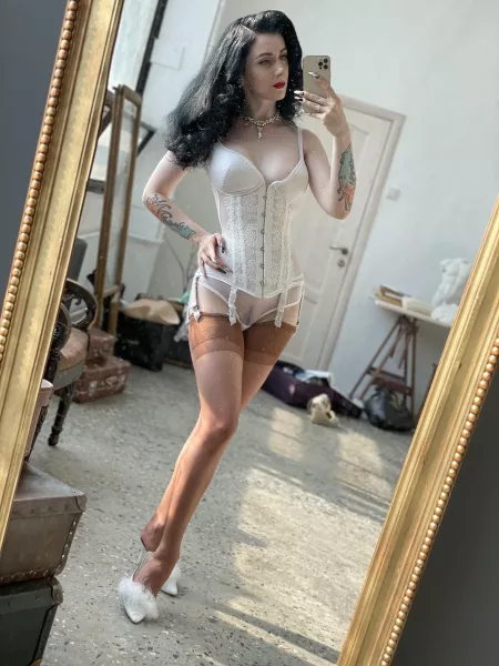 Backstage life by MissEllieM