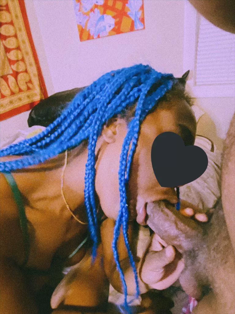 bad lil ebony babe sucks real good ✨ new subs receive free solo video✨ posted by twoswimmingbulls