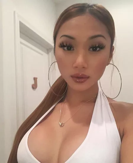 Baddie by hornychilicorndog