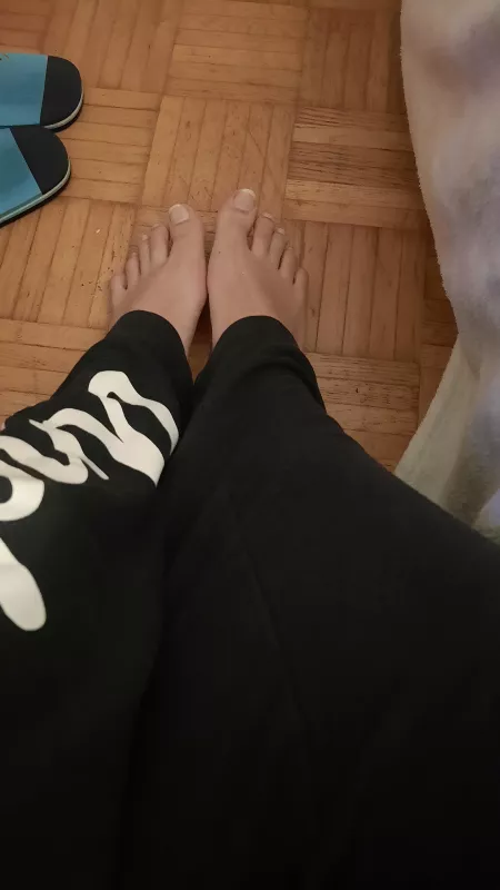 Barefoot:) by Acceptable_Giraffe_6