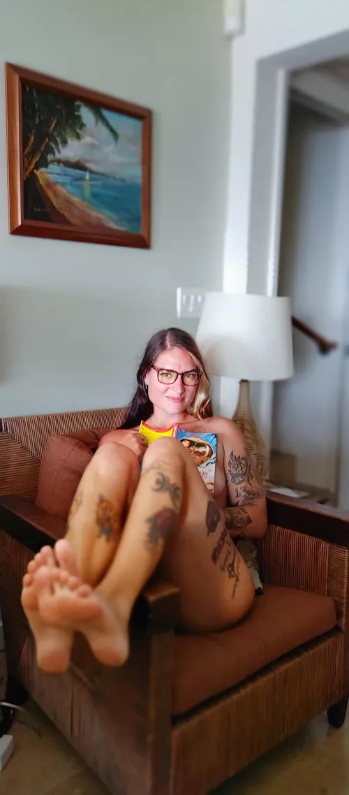 Barefoot and naked by titania_orion