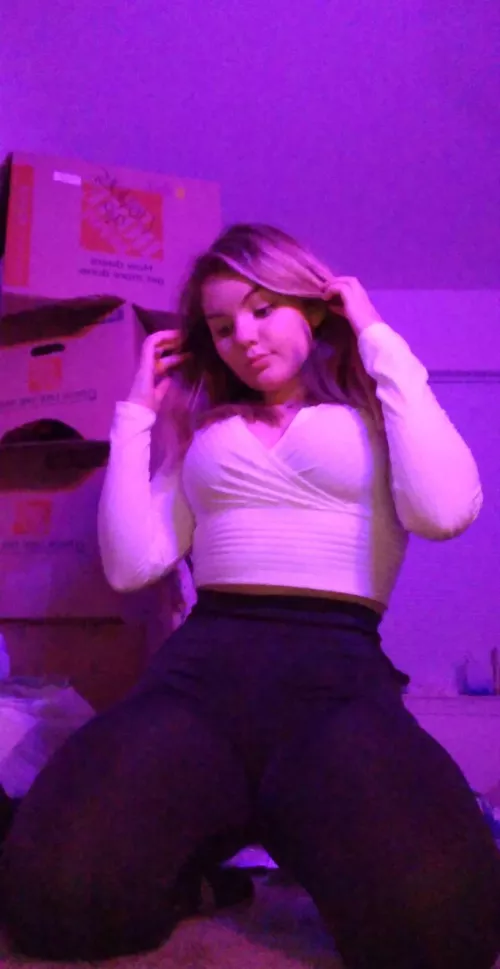 Barely 18 gf unknowing haven’t fucked yet by leroytheboy84