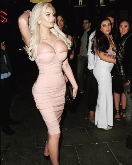 Barely contained by NeedMoarBoobs