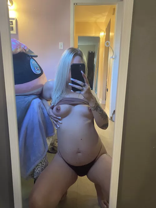 Barely legal but still crazy hot by gwenzpunani