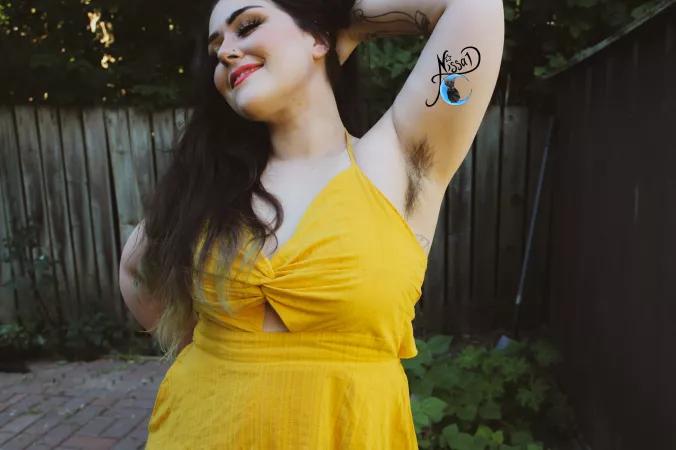 Basking my pits in the sunshine! 🌞 Hope you're having a great day! by Nissarious