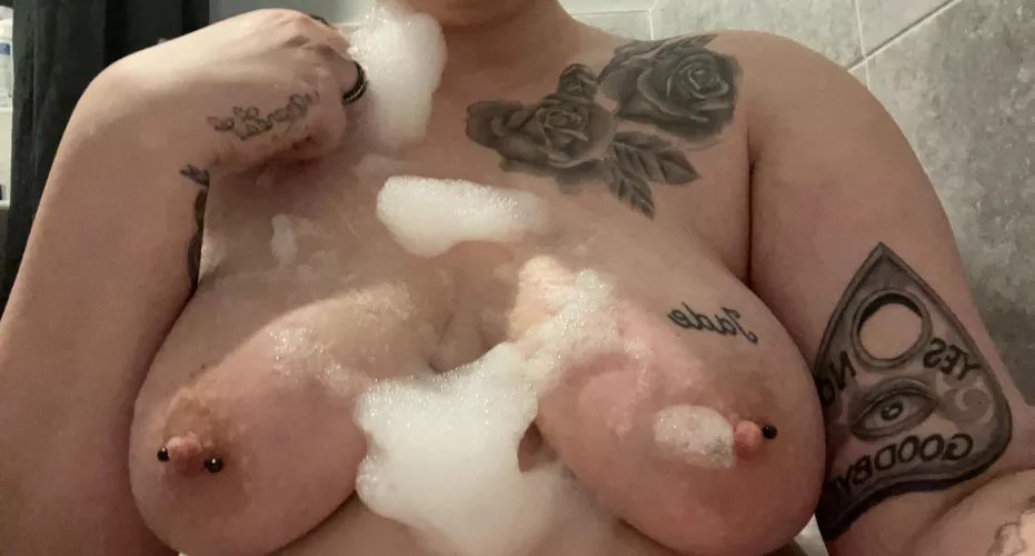 Bath bath by LolaaaJ