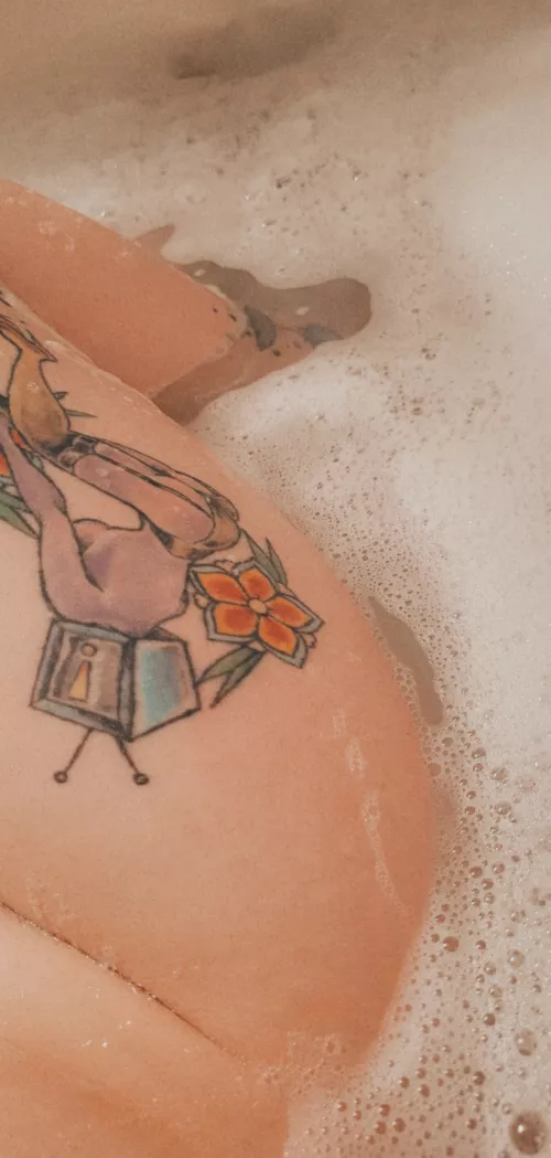 Bath time 🥰 by blackwater_pixie