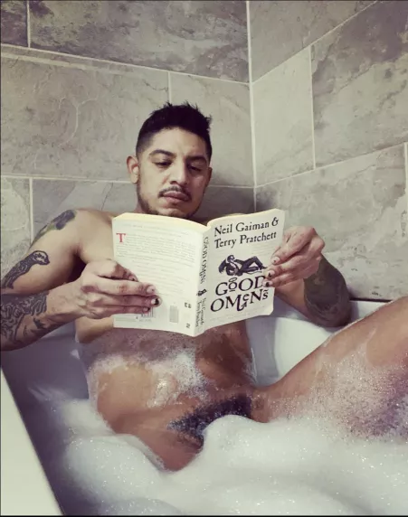 Bath time read by snoopypup19