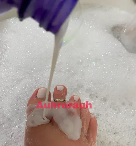 Bath time! xoxo by auhrorauh