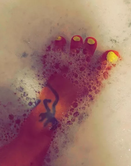 Bath tub feet anyone 😊 by Cutetreats27