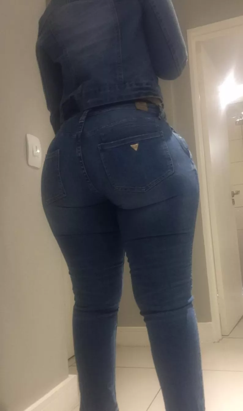 Bathroom pic posted by LasherDeviance