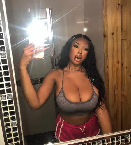 Bathroom selfie by FizzyOrangeJuice