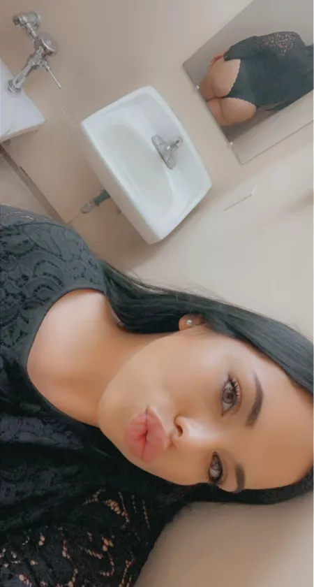 Bathroom selfies 😉☁️ by Txxxnsfw