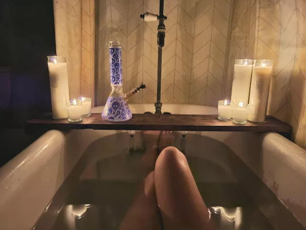 Baths and bongs💚 by kissedbyfire_1
