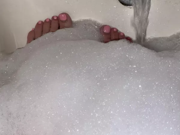 Bathtime 😍 by Feisty-Engineer-2551