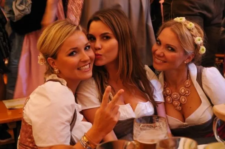 Bavarian babes by wrongway_feldman