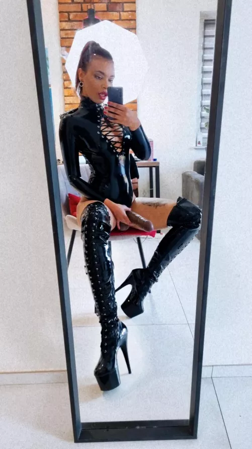 BBC and Latex, how do you like this mix? by MahoganyQen