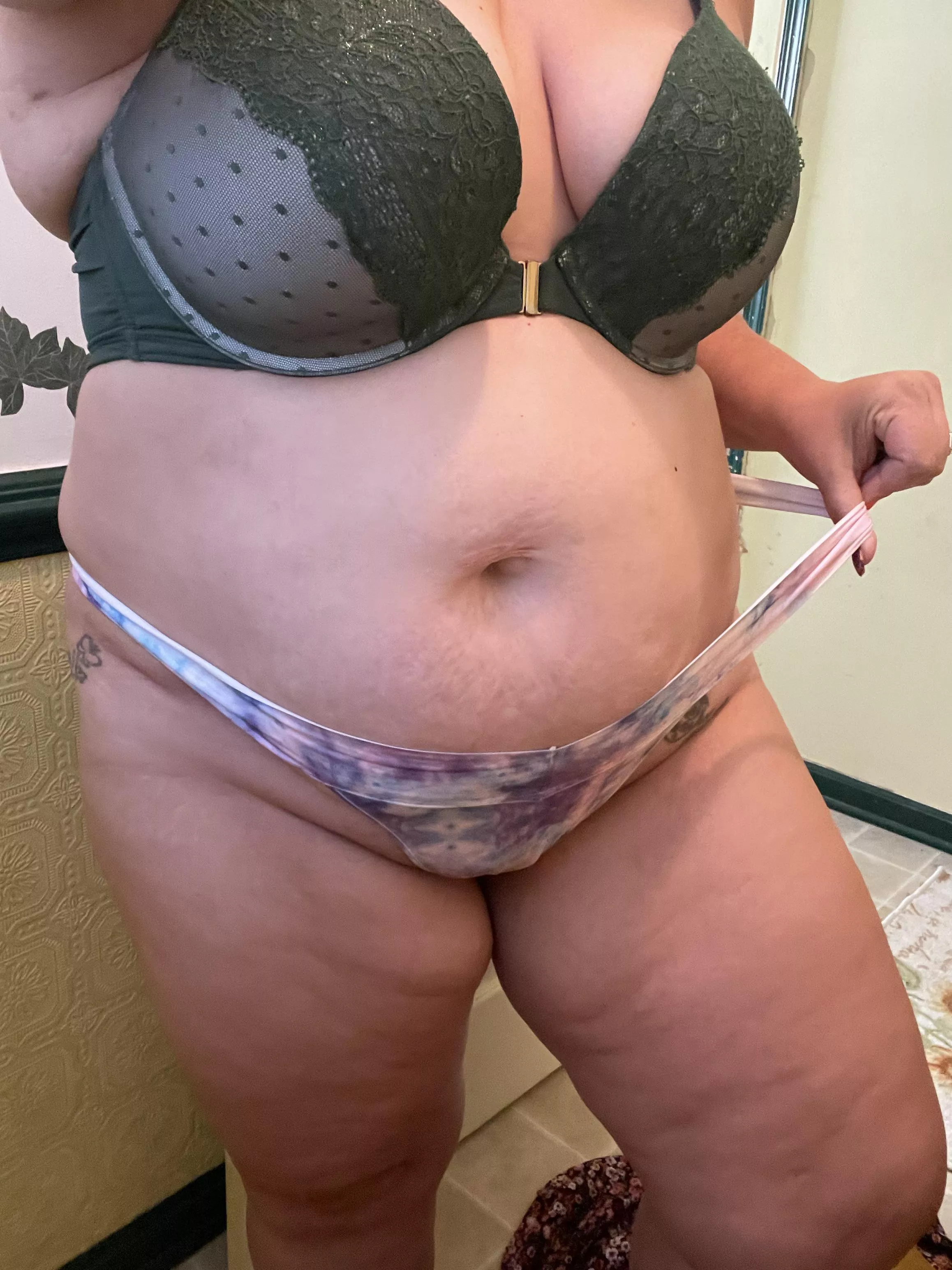 Bbw button for ya 💋 posted by Hazel__James