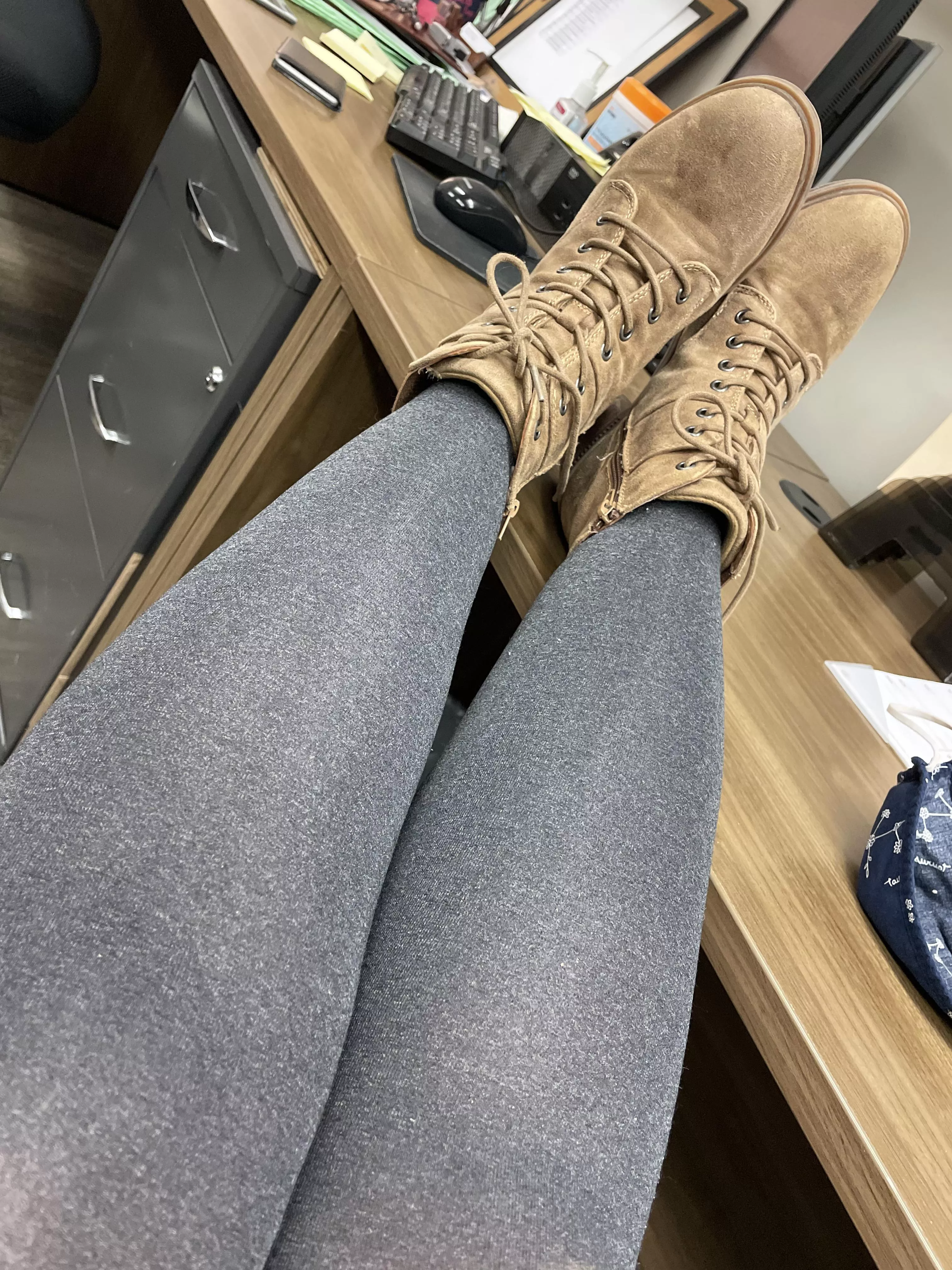 Be a doll and come be my footrest, pet. posted by chloethefae