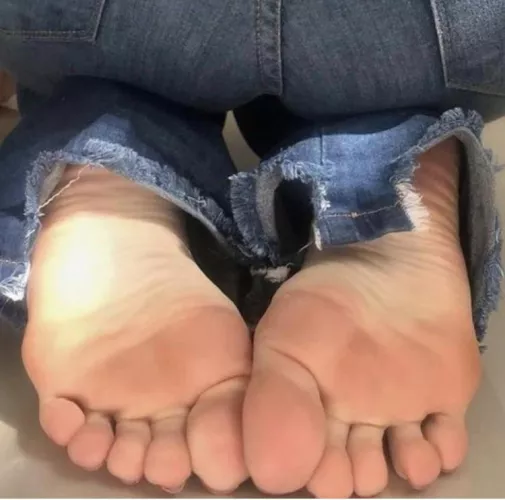 be a good boy and come sniff my soles 🙈🙈 by NightProfessional605