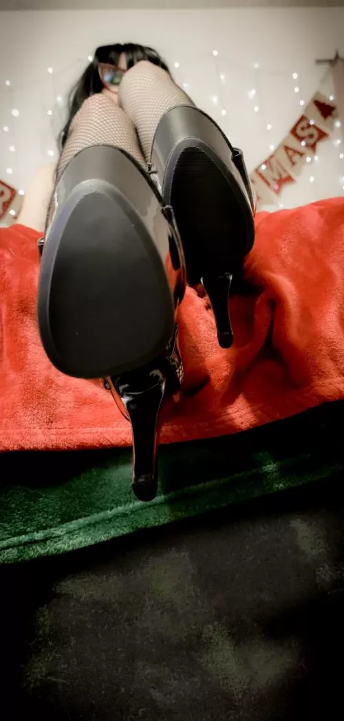 Be a good boy and sit at your Goddess' feet 👠 by LostDarkMermaid