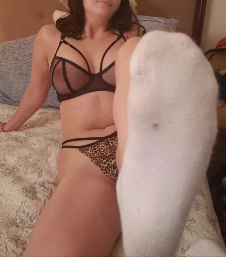 Be a good boy and sniff 🐺 by kittietitty69