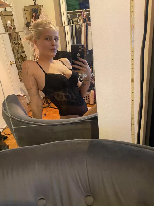 Be a good girl by AcceptableAlex007