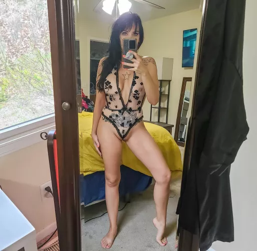 Be honest do you like my outfit? by Nickib214