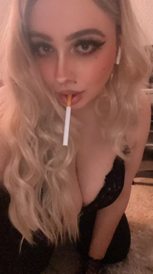 Be honest, what caught your eye first? ☺️ by sweetiecassie