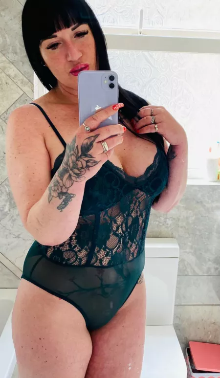 Be honest. Would you fuck me? by SinCitySineadX