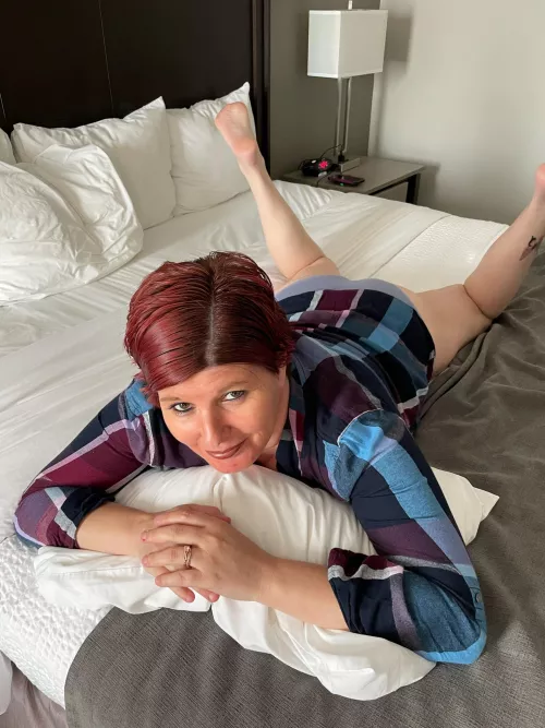 Be honest, would you fuck me in front of hubby? by Sinfulflower80