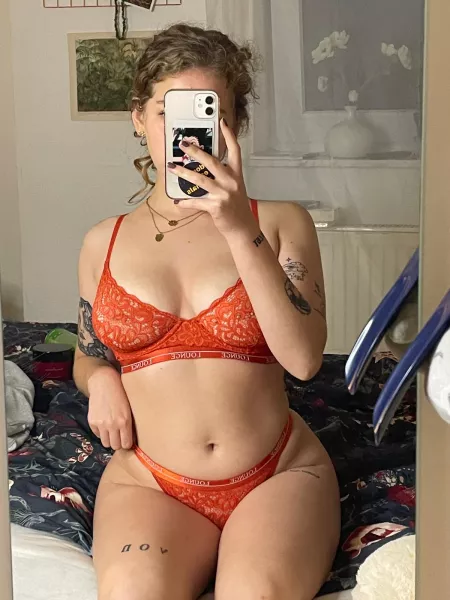 Be honest would you masturbate to my nudes if I ever sent you some🥴 by Kiraaurellia