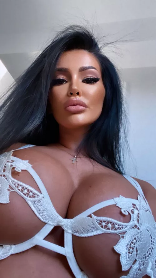 Be honest. Would you take me for a tits fuck?😉🔥 by kayla_lorem1