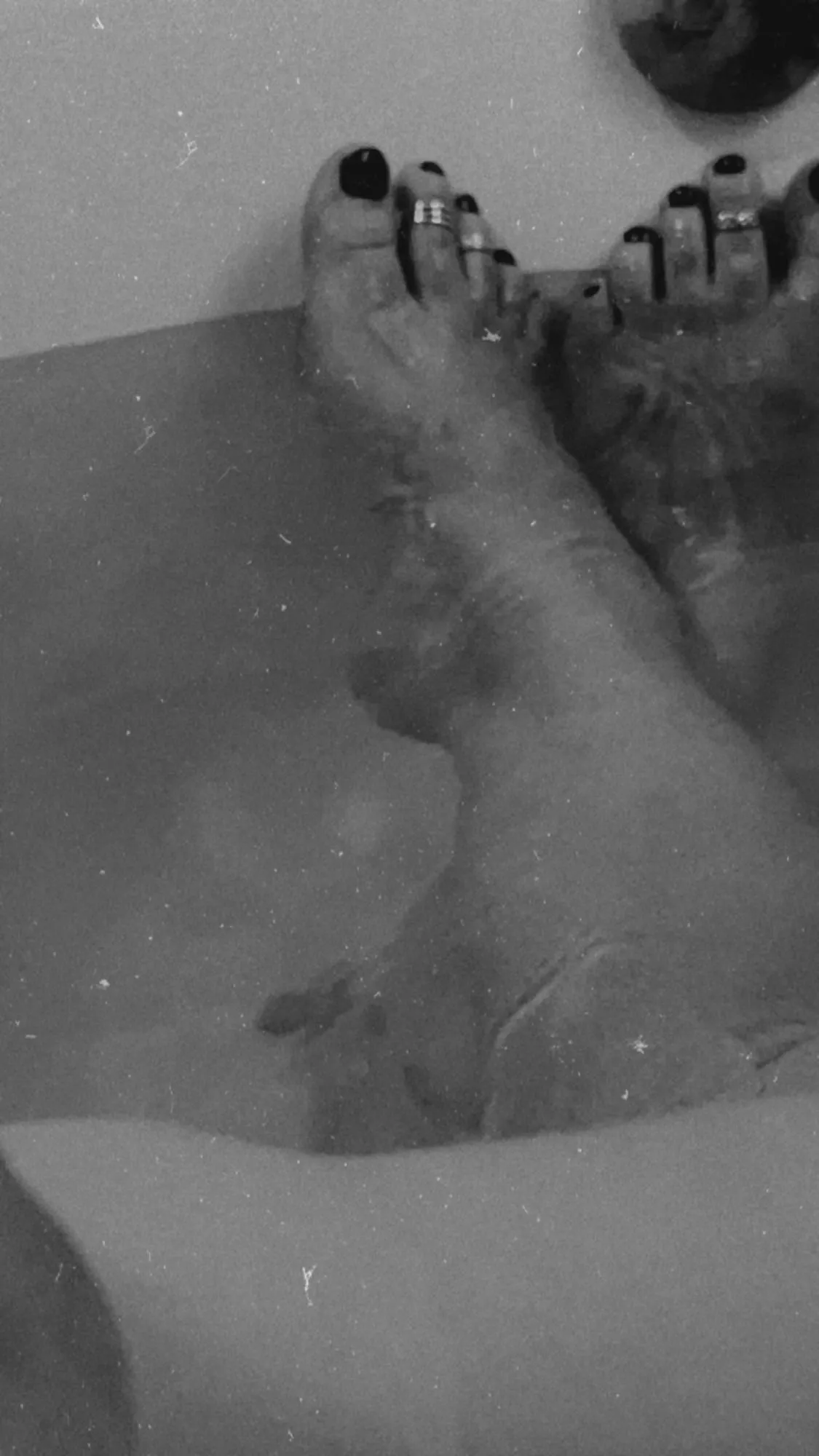 Be like water. - Bruce Lee 🖤💧 posted by Daddysbabyygirllll