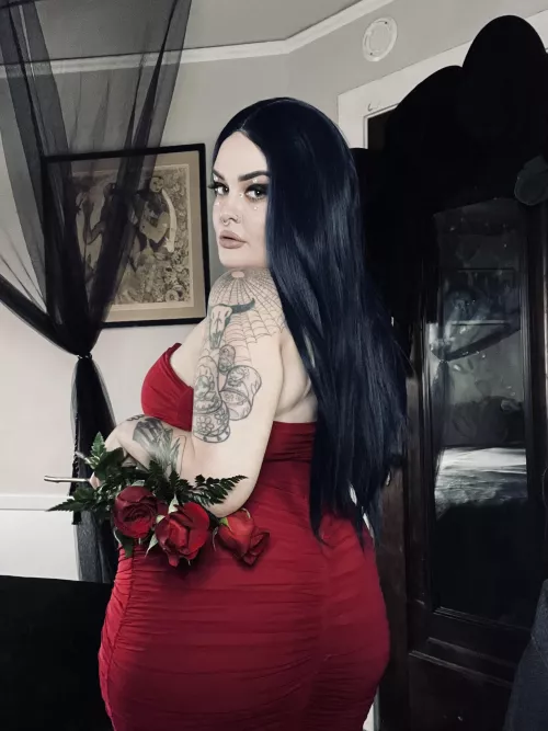 Be mine by thenightmareqveen