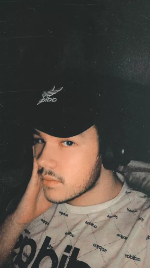 be my valentine? 🥺💙 by alxsdair