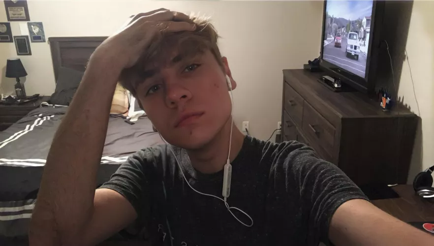 Be nice please 😅 by BananaDependent7538