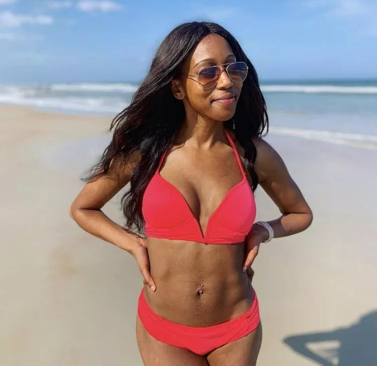 Beach Babe in Red posted by yunaX2