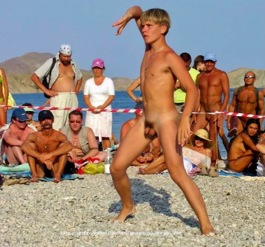 Beach boy by hazingisamazing