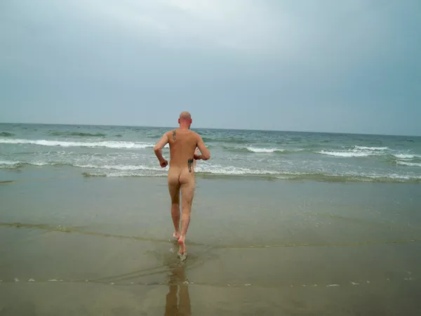 Beach bum 😆 by mike-col23