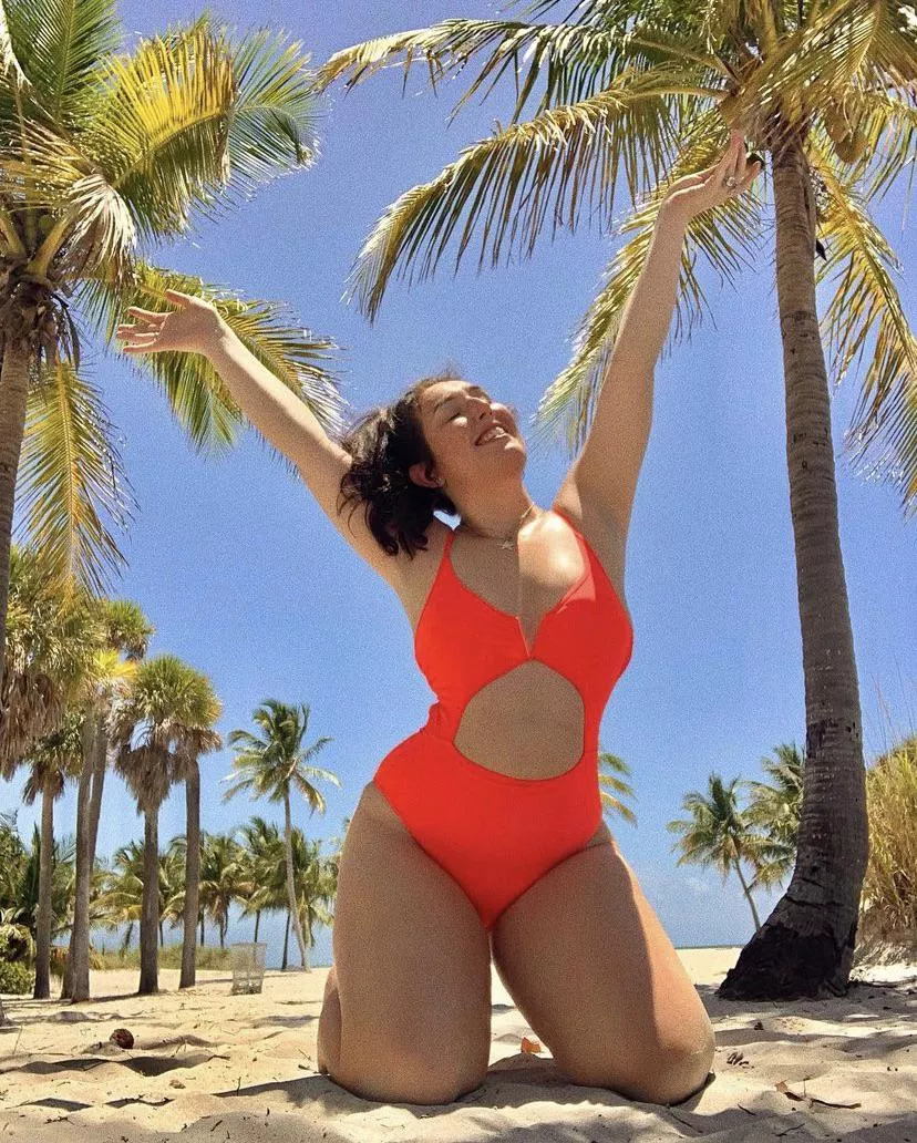 Beach day & play posted by DakotaNeo