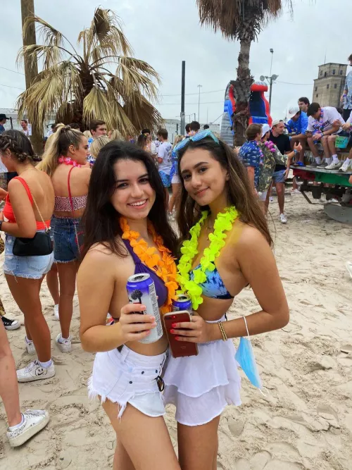 Beach party by ringstarz123