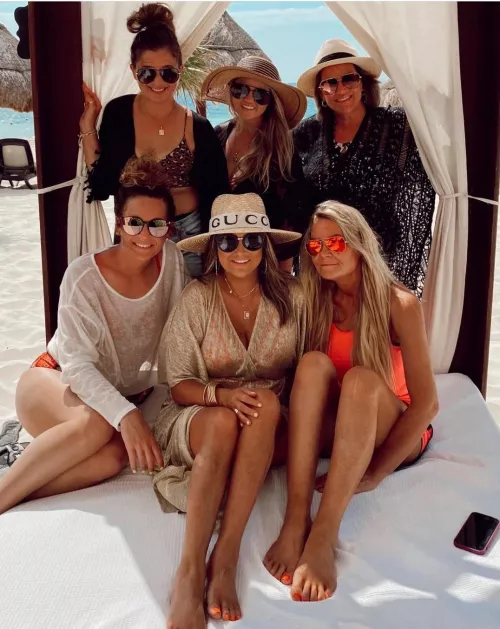 Beachy beauties by toss195559