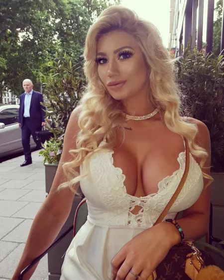 Beautiful by NeedMoarBoobs