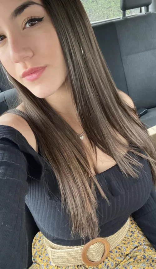 Beautiful and sexy 🤩 by Leodaz