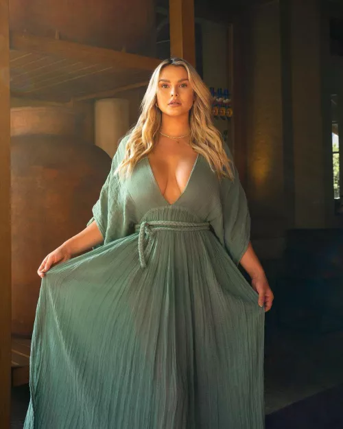 Beautiful blonde Kinsey by Mundane_Economist