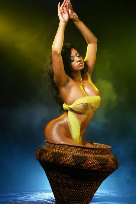 Beautiful body by lazysayso