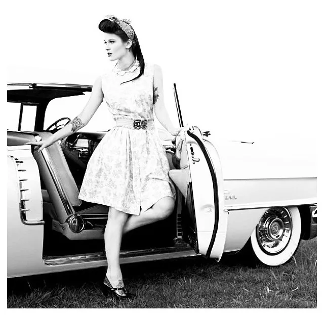 Beautiful Contrast posted by hannars27