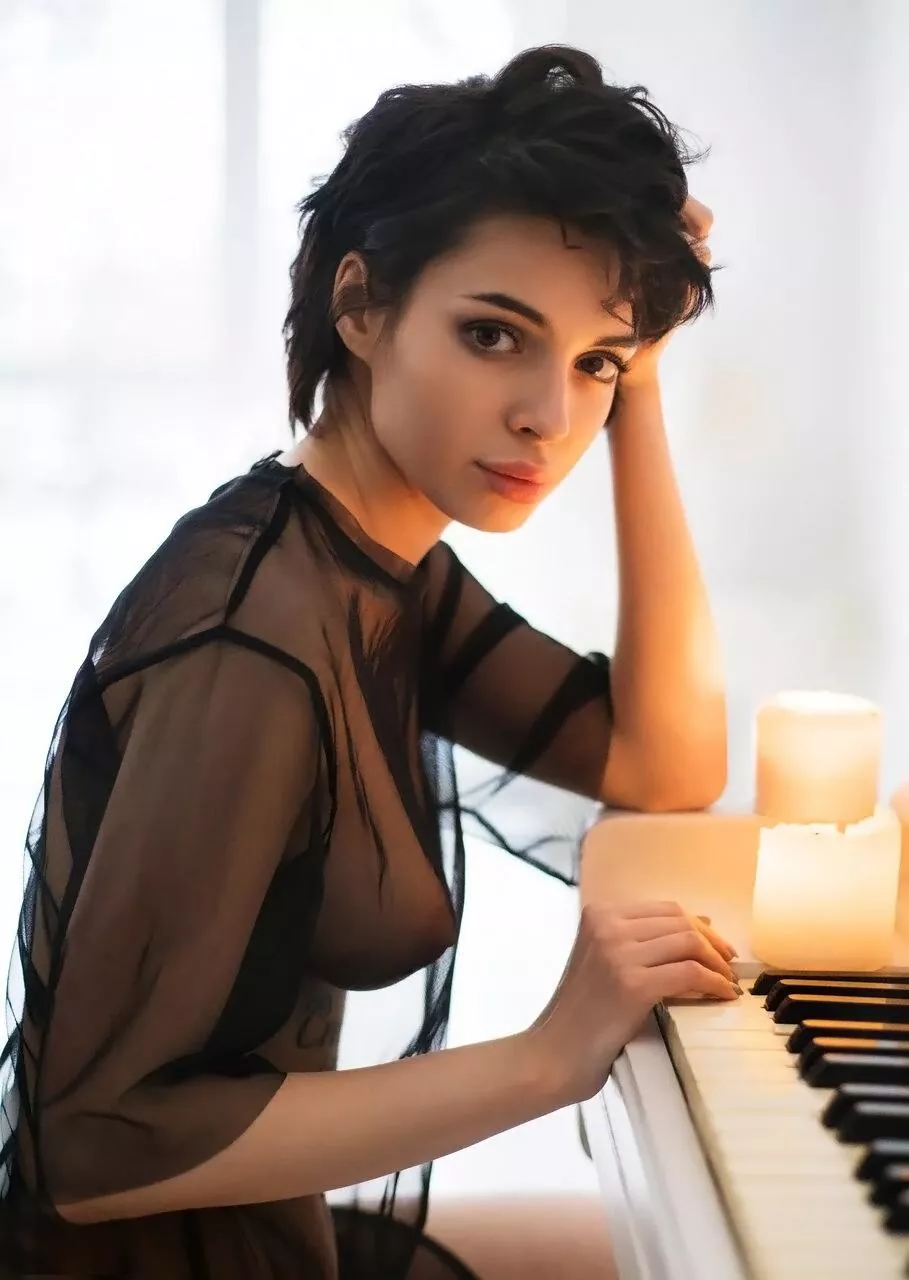 Beautiful dress 👗 posted by kuterthi